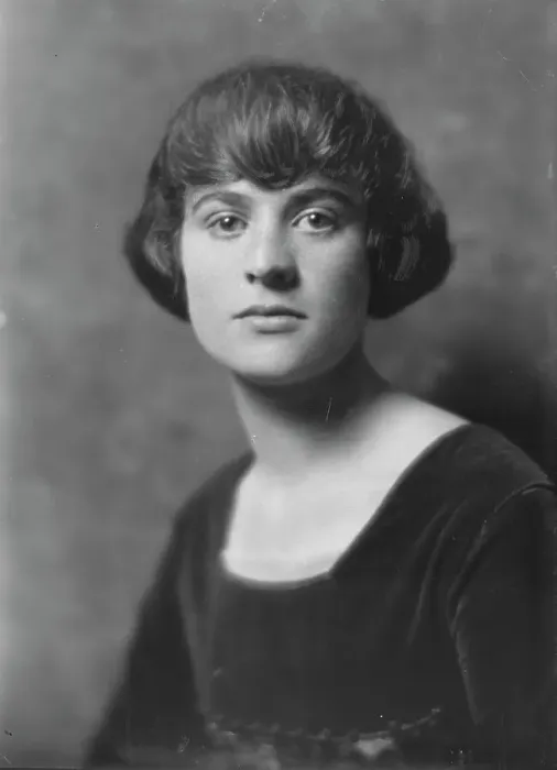 Framed Print : Miss Evelyn Barbee, portrait photograph, 1918 Apr. 26. Creator: Arnold Genthe Framed Print : Miss Evelyn Barbee, portrait photograph, 1918 Apr. 26. Creator: Arnold Genthe