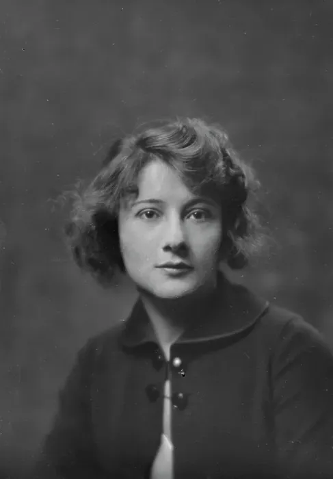 Framed Print : Miss Evelyn Greely, portrait photograph, 1919 Apr. 24. Creator: Arnold Genthe Framed Print : Miss Evelyn Greely, portrait photograph, 1919 Apr. 24. Creator: Arnold Genthe