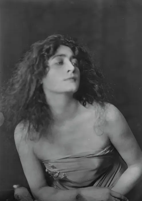 Framed Print : Miss Flore Revalles, portrait photograph, 1918 Sept. 26. Creator: Arnold Genthe Framed Print : Miss Flore Revalles, portrait photograph, 1918 Sept. 26. Creator: Arnold Genthe