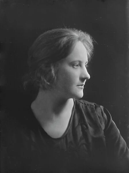 Miss Florence Von Wien, portrait photograph, 1919 Feb. 19. Creator: Arnold Genthe