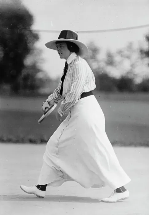 Framed Print : Miss Frances Lippett Playing in Tennis Tournament, 1913. Creator: Harris & Ewing. Miss Frances Lippett Playing in Tennis Tournament, 1913. Creator: Harris & Ewing Framed Print : Miss Frances Lippett Playing in Tennis Tournament, 1913. Creator: Harris & Ewing. Miss Frances Lippett Playing in Tennis Tournament, 1913. Creator: Harris & Ewing