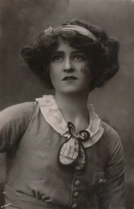 Framed Print : Miss Gabrielle Ray, (1883-1973), as Daisy in The Dollar Princess Framed Print : Miss Gabrielle Ray, (1883-1973), as Daisy in The Dollar Princess
