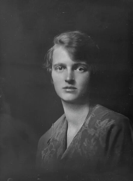 Miss Helen Garrison, portrait photograph, 1919 Jan. 6. Creator: Arnold Genthe