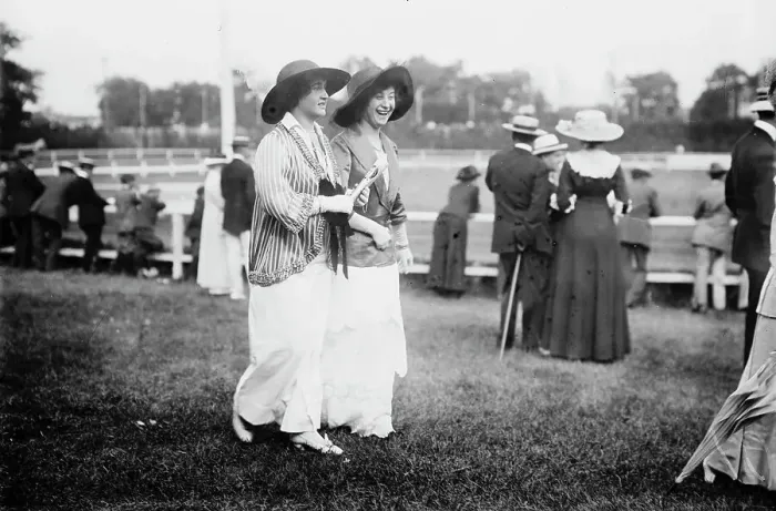 Framed Print : Miss Josephine Wise and Vera Fruy, between c1910 and c1915. Creator: Bain News Service Framed Print : Miss Josephine Wise and Vera Fruy, between c1910 and c1915. Creator: Bain News Service