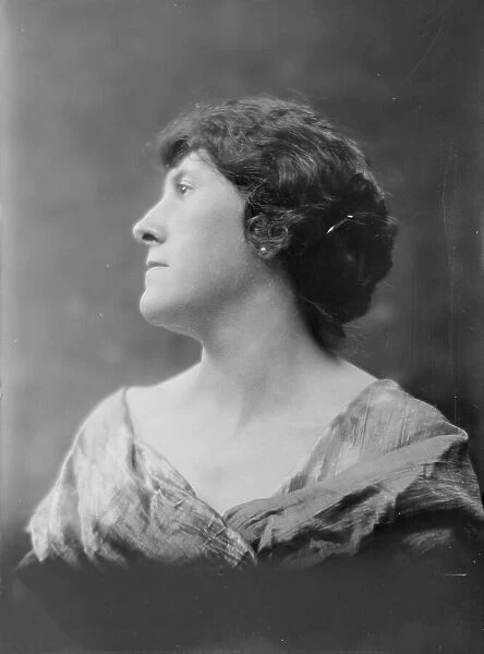 Miss Lachaise, portrait photograph, 1919 Nov. 6. Creator: Arnold Genthe