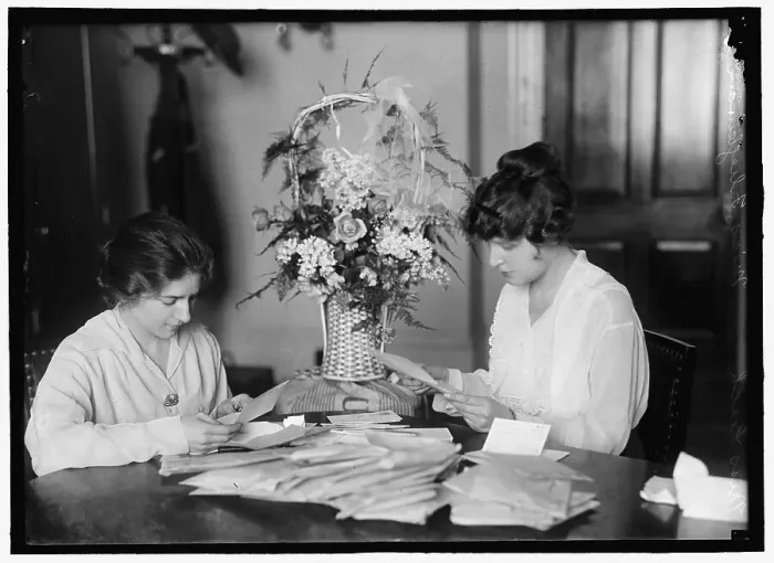 Framed Print : Miss Leech with Miss Fleigleman, between 1914 and 1917. Creator: Harris & Ewing. Miss Leech with Miss Fleigleman, between 1914 and 1917. Creator: Harris & Ewing Framed Print : Miss Leech with Miss Fleigleman, between 1914 and 1917. Creator: Harris & Ewing. Miss Leech with Miss Fleigleman, between 1914 and 1917. Creator: Harris & Ewing
