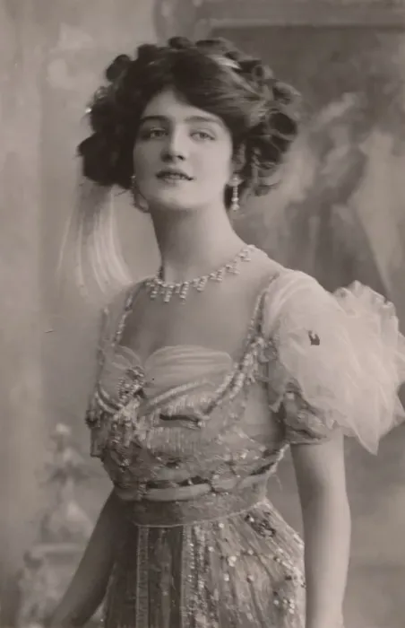 Framed Print : Miss Lily Elsie, (1886-1962), The Merry Widow. c1930. Creator: Unknown Framed Print : Miss Lily Elsie, (1886-1962), The Merry Widow. c1930. Creator: Unknown