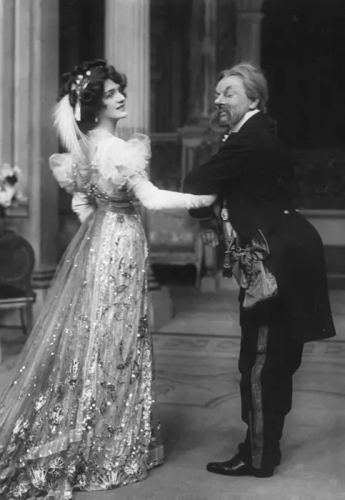 Framed Print : Miss Lily Elsie and Mr George Graves in The Merry Widow, 20th century Framed Print : Miss Lily Elsie and Mr George Graves in The Merry Widow, 20th century
