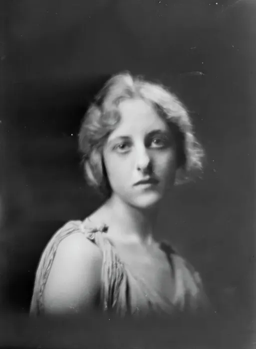 Framed Print : Miss Lindey Lenton, portrait photograph, 1919 Sept. 30. Creator: Arnold Genthe Framed Print : Miss Lindey Lenton, portrait photograph, 1919 Sept. 30. Creator: Arnold Genthe