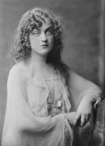 Miss M. Copley, portrait photograph, 1917 Nov. 20. Creator: Arnold Genthe