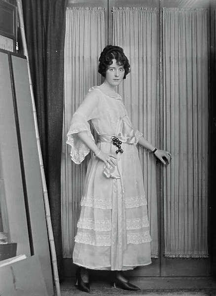Miss M. Flanagan, portrait photograph, 1919 July 9. Creator: Arnold Genthe