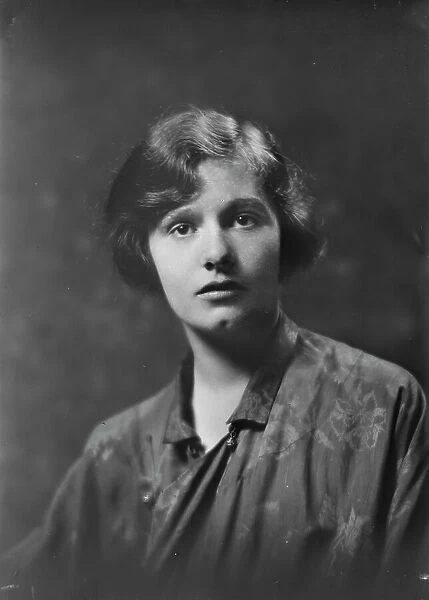 Miss Margaret McKenzie, portrait photograph, 1919 Sept. 24. Creator: Arnold Genthe