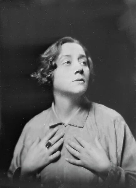 Miss Naima Wifstrand, portrait photograph, 1919 Sept. 18. Creator: Arnold Genthe