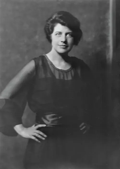 Framed Print : Miss Olive Wyndham, portrait photograph, between 1918 and 1921. Creator: Arnold Genthe Framed Print : Miss Olive Wyndham, portrait photograph, between 1918 and 1921. Creator: Arnold Genthe
