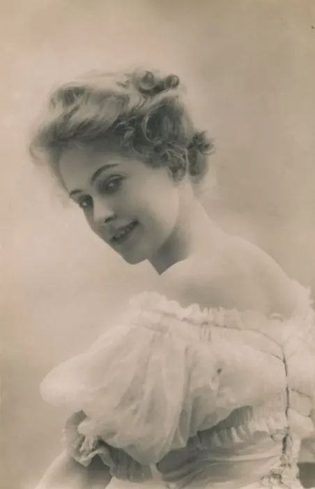 Framed Print : Miss Pauline Chase, (1885-1962), c1930. Creator: Unknown Framed Print : Miss Pauline Chase, (1885-1962), c1930. Creator: Unknown