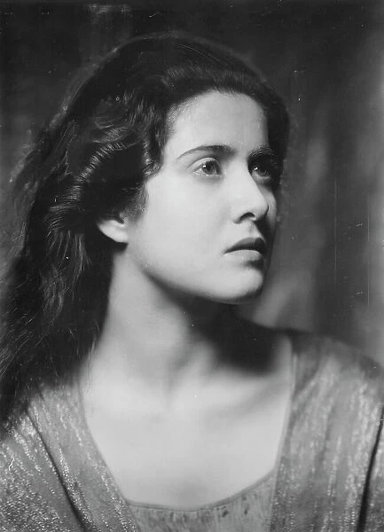 Miss Pearl Levison, portrait photograph, 1936. Creator: Arnold Genthe