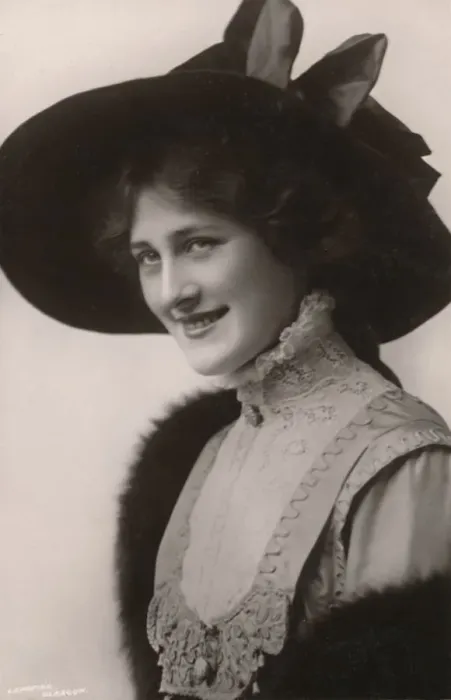 Framed Print : Miss Phyllis Dare, (1890-1975), c1930. Creator: Unknown Framed Print : Miss Phyllis Dare, (1890-1975), c1930. Creator: Unknown