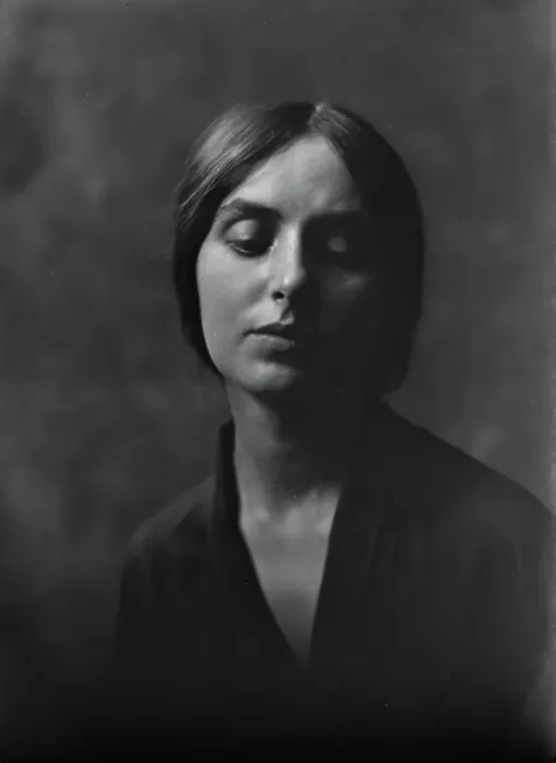 Framed Print : Miss Tod Hunter, portrait photograph, 1919 Aug. 20. Creator: Arnold Genthe Framed Print : Miss Tod Hunter, portrait photograph, 1919 Aug. 20. Creator: Arnold Genthe