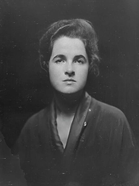 Miss Virginia Knower, portrait photograph, 1919 Feb. 8. Creator: Arnold Genthe