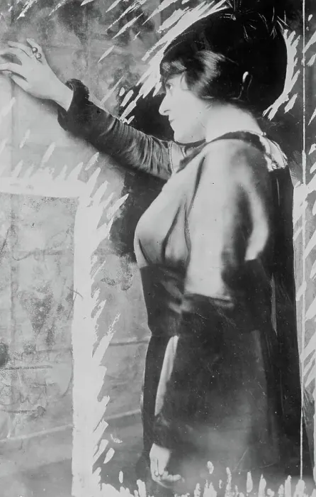 Framed Print : Mme. Caillaux, between c1910 and c1915. Creator: Bain News Service Framed Print : Mme. Caillaux, between c1910 and c1915. Creator: Bain News Service