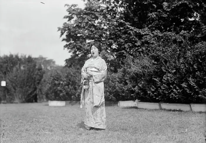 Framed Print : Mme. Tauchi Meura, Japanese Prima Donna, Singing at Sylvan Theatre, 1917. Creator: Harris & Ewing. Mme. Tauchi Meura, Japanese Prima Donna, Singing at Sylvan Theatre, 1917. Creator: Harris & Ewing Framed Print : Mme. Tauchi Meura, Japanese Prima Donna, Singing at Sylvan Theatre, 1917. Creator: Harris & Ewing. Mme. Tauchi Meura, Japanese Prima Donna, Singing at Sylvan Theatre, 1917. Creator: Harris & Ewing