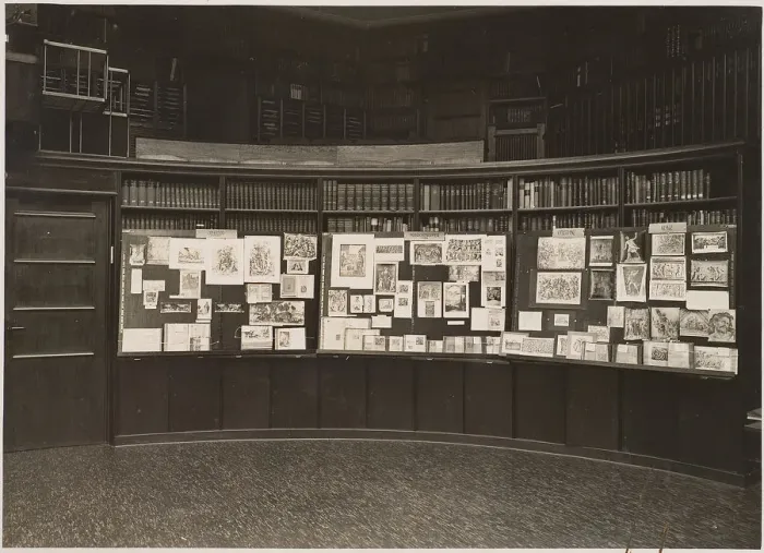 Framed Print : The Mnemosyne Atlas at the Reading room of the Kunstwissenschaftliche Bibliothek Warburg, 1927 Framed Print : The Mnemosyne Atlas at the Reading room of the Kunstwissenschaftliche Bibliothek Warburg, 1927