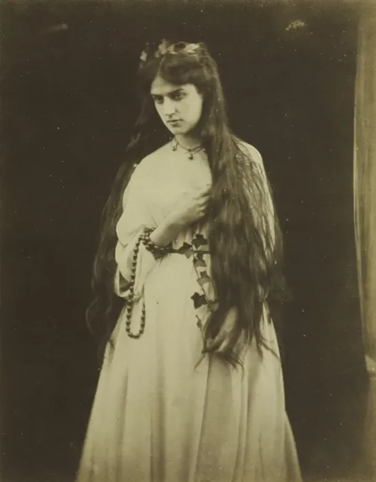 Framed Print : Mnemosyne (Marie Spartali, 1844-1927), 1868. Creator: Julia Margaret Cameron (British, 1815-1879) Framed Print : Mnemosyne (Marie Spartali, 1844-1927), 1868. Creator: Julia Margaret Cameron (British, 1815-1879)