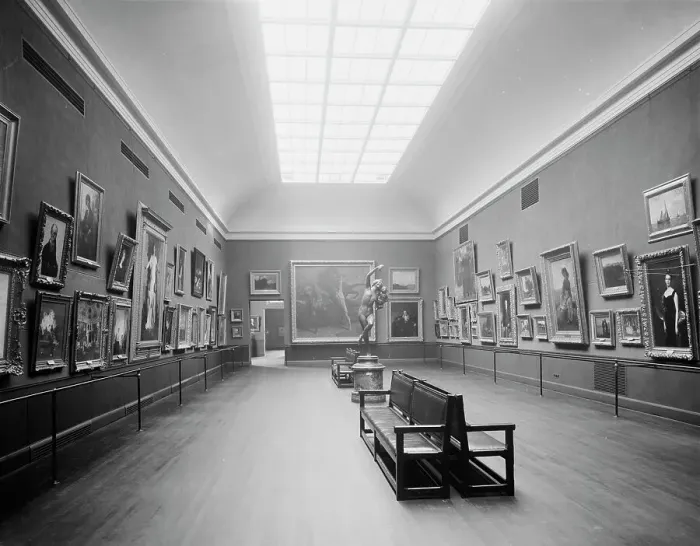 Framed Print : Modern room, Museum of Fine Arts, Boston, Mass. c.between 1910 and 1920. Creator: Unknown Framed Print : Modern room, Museum of Fine Arts, Boston, Mass. c.between 1910 and 1920. Creator: Unknown