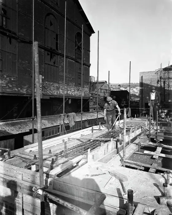 Framed Print : Modernisation of the South Yorkshire coalfields, Cadeby Colliery, near Doncaster, 1955 Framed Print : Modernisation of the South Yorkshire coalfields, Cadeby Colliery, near Doncaster, 1955