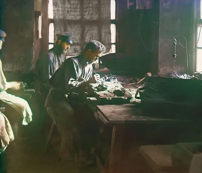 Framed Print : Molding of an artistic casting, Kasli Iron Works, 1910. Creator: Sergey Mikhaylovich Prokudin-Gorsky Framed Print : Molding of an artistic casting, Kasli Iron Works, 1910. Creator: Sergey Mikhaylovich Prokudin-Gorsky
