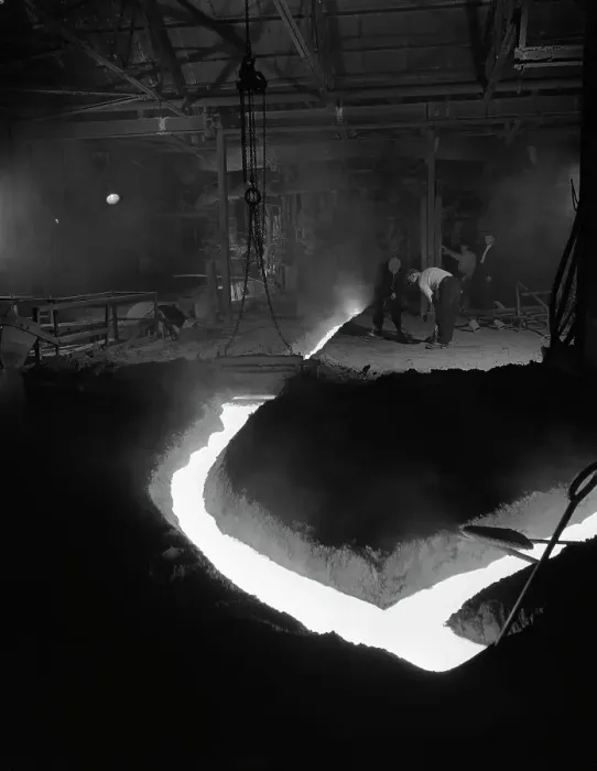 Framed Print : Molten steel being channelled at the Stanton Steel Works, Ilkeston, Derbyshire, 1962 Framed Print : Molten steel being channelled at the Stanton Steel Works, Ilkeston, Derbyshire, 1962