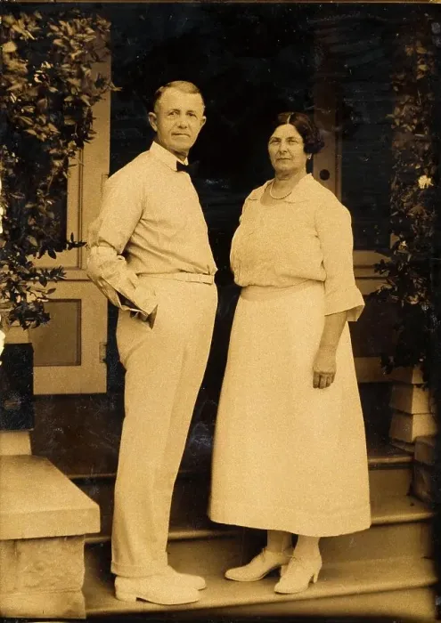 Framed Print : Mom and Dad Curtis, c1880s, (1920s). Creator: Edward Sheriff Curtis Framed Print : Mom and Dad Curtis, c1880s, (1920s). Creator: Edward Sheriff Curtis