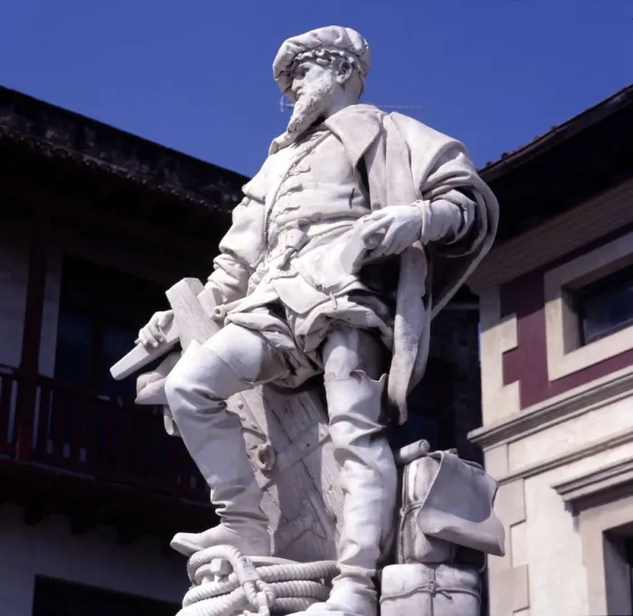 Framed Print : Monument with marble statue dedicated in his hometown of Juan Sebastian Elcano (1486-1526) Framed Print : Monument with marble statue dedicated in his hometown of Juan Sebastian Elcano (1486-1526)