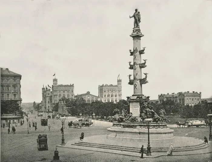 Framed Print : Monument to Wilhelm von Tegetthoff on the Praterstern, Vienna, Austria, 1895. Creator: Unknown Framed Print : Monument to Wilhelm von Tegetthoff on the Praterstern, Vienna, Austria, 1895. Creator: Unknown