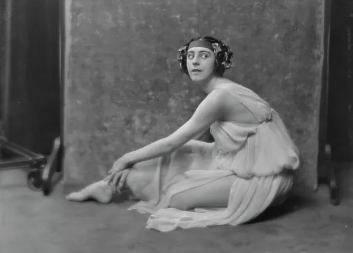 Framed Print : Moore, Dulcie, Miss, portrait photograph, between 1916 and 1918. Creator: Arnold Genthe Framed Print : Moore, Dulcie, Miss, portrait photograph, between 1916 and 1918. Creator: Arnold Genthe
