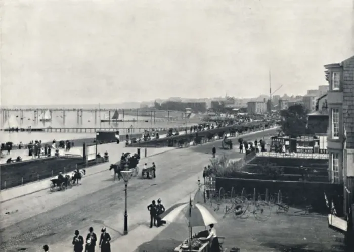 Framed Print : Morecambe - The Promenade, 1895 Framed Print : Morecambe - The Promenade, 1895