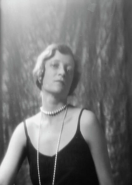 Morgan, D.P. Jr. Mrs. portrait photograph, 1930 Mar. or Apr. Creator: Arnold Genthe