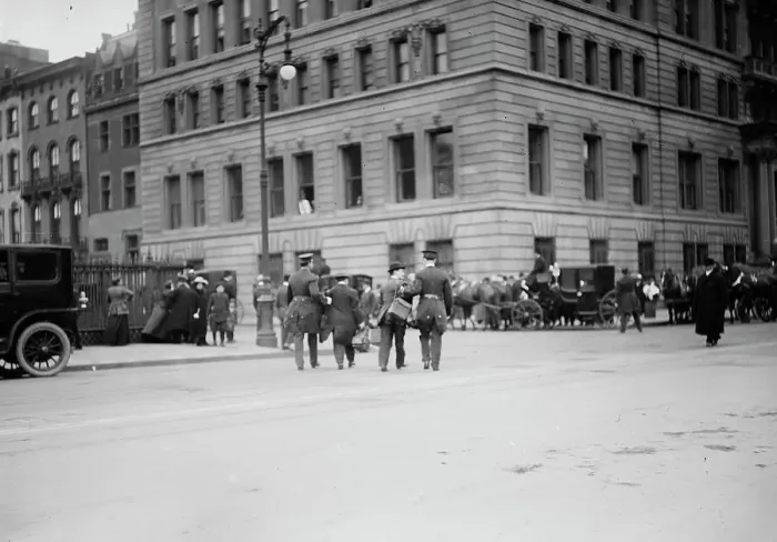 Framed Print : Morgan funeral - newspaper photographers arrested in Stuyvesant Sq. 1913. Creator: Bain News Service
