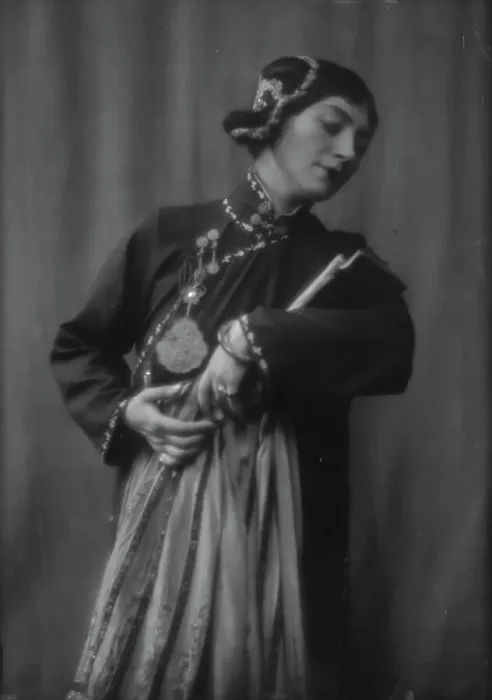 Framed Print : Morland, Saxone, Miss, in costume as Chee Moo for Yellow jacket, 1913 Feb. 11. Creator: Arnold Genthe. Morland, Saxone, Miss, in costume as Chee Moo for Yellow jacket, 1913 Feb. 11. Creator: Arnold Genthe Framed Print : Morland, Saxone, Miss, in costume as Chee Moo for Yellow jacket, 1913 Feb. 11. Creator: Arnold Genthe. Morland, Saxone, Miss, in costume as Chee Moo for Yellow jacket, 1913 Feb. 11. Creator: Arnold Genthe