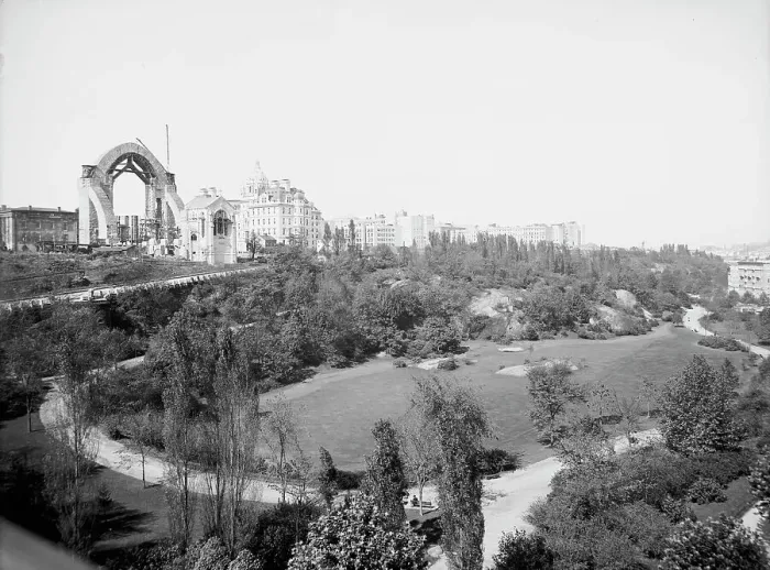 Framed Print : Morningside Park, New York, c1904. Creator: Unknown Framed Print : Morningside Park, New York, c1904. Creator: Unknown