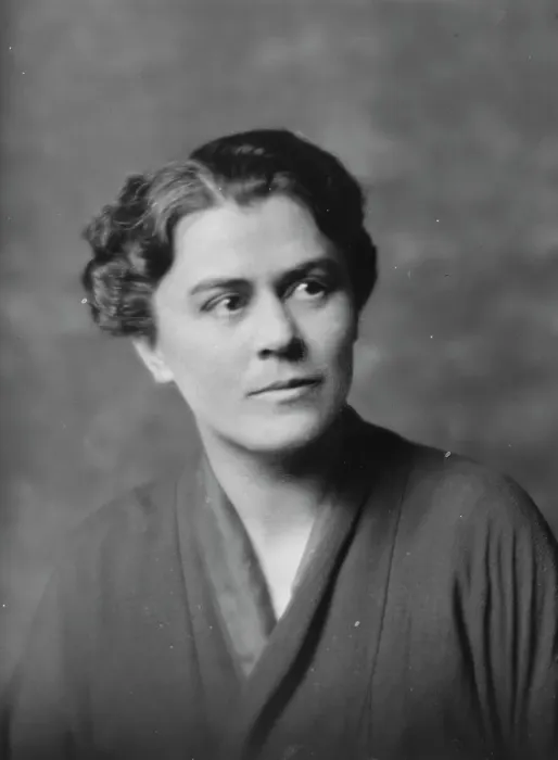 Framed Print : Morris, J.R. Mrs. portrait photograph, 1916. Creator: Arnold Genthe Framed Print : Morris, J.R. Mrs. portrait photograph, 1916. Creator: Arnold Genthe