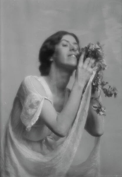 Morton, Isabella, Miss, 1913 Feb. 5. Creator: Arnold Genthe