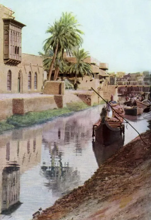 Framed Print : Mosul, Iraq, c1930s Framed Print : Mosul, Iraq, c1930s