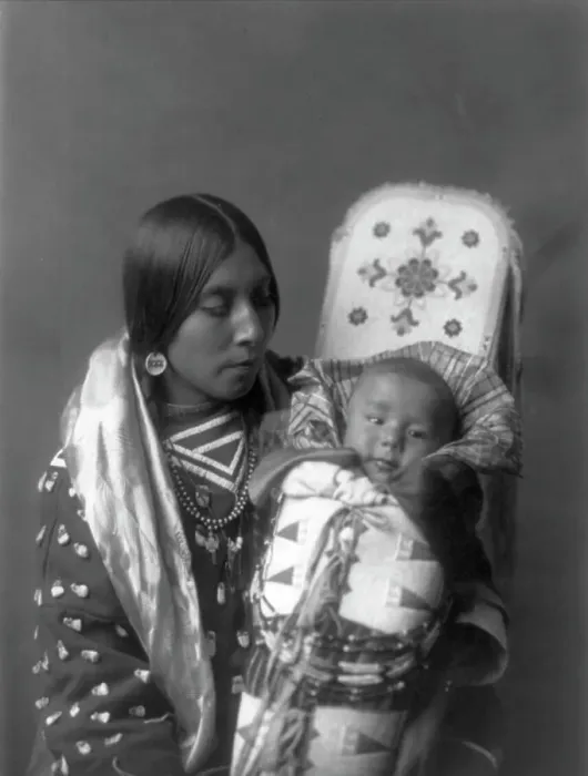 Framed Print : Mother and child-Apsaroke, c1908. Creator: Edward Sheriff Curtis Framed Print : Mother and child-Apsaroke, c1908. Creator: Edward Sheriff Curtis