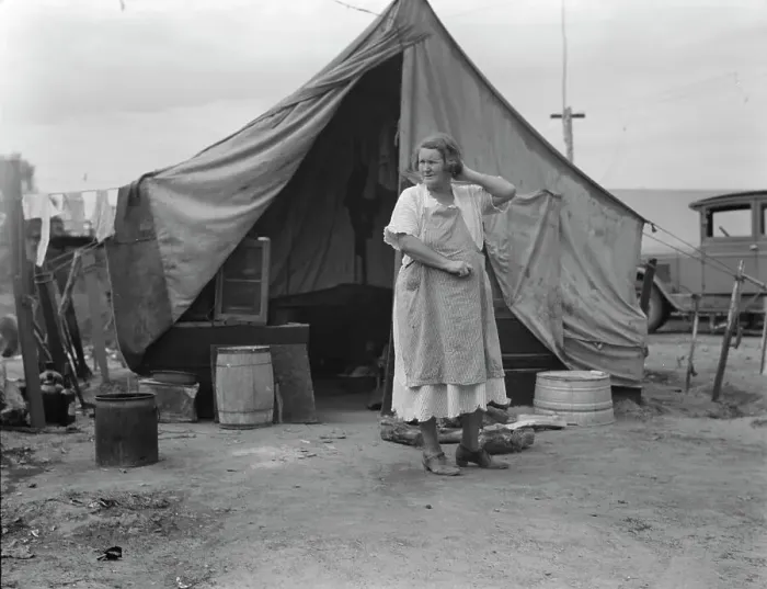 Framed Print : Mother of family of migrant fruit workers encamped on outskirts of Porterville, California, 1936. Creator: Dorothea Lange Framed Print : Mother of family of migrant fruit workers encamped on outskirts of Porterville, California, 1936. Creator: Dorothea Lange