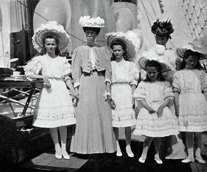 Framed Print : The mother, sister and children of Tsar Nicholas II (1868-1918) of Russia, 1908. Artist: Queen Alexandra Framed Print : The mother, sister and children of Tsar Nicholas II (1868-1918) of Russia, 1908. Artist: Queen Alexandra