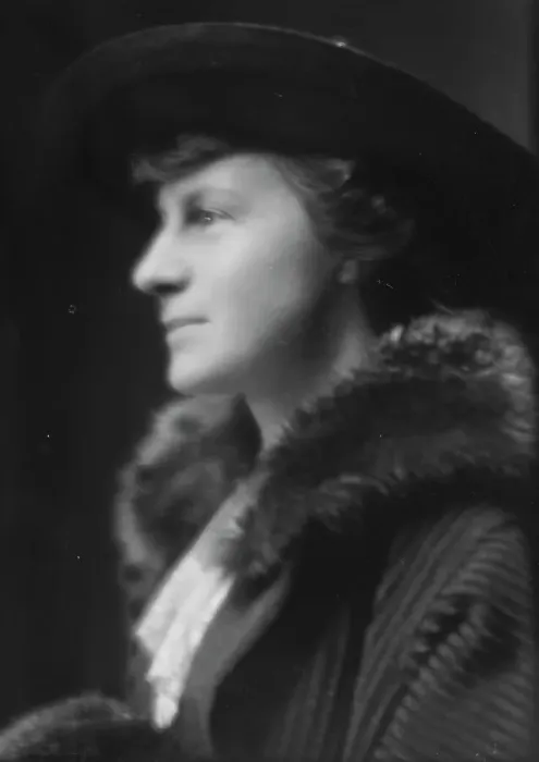 Framed Print : Motley, A.H. Mrs. portrait photograph, 1915. Creator: Arnold Genthe Framed Print : Motley, A.H. Mrs. portrait photograph, 1915. Creator: Arnold Genthe