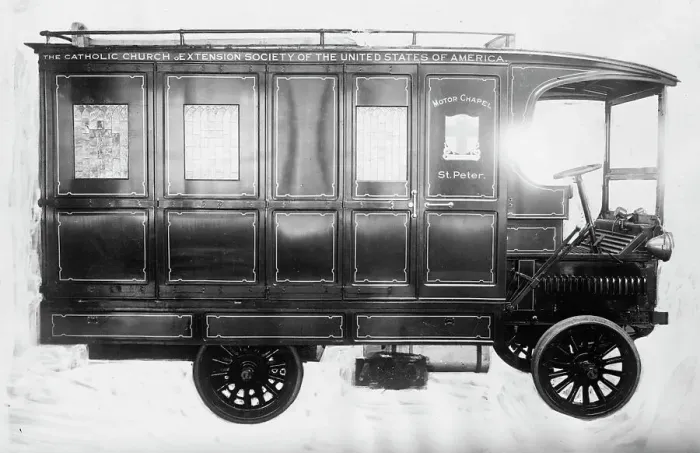 Framed Print : Motor Chapel, between c1910 and c1915. Creator: Bain News Service Framed Print : Motor Chapel, between c1910 and c1915. Creator: Bain News Service