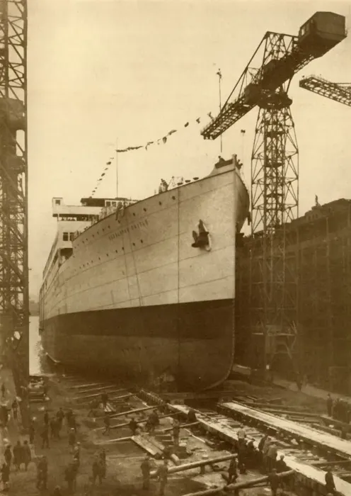 Framed Print : Motor Liner Carnarvon Castle, c1930. Creator: Harland and Wolff Ltd Framed Print : Motor Liner Carnarvon Castle, c1930. Creator: Harland and Wolff Ltd