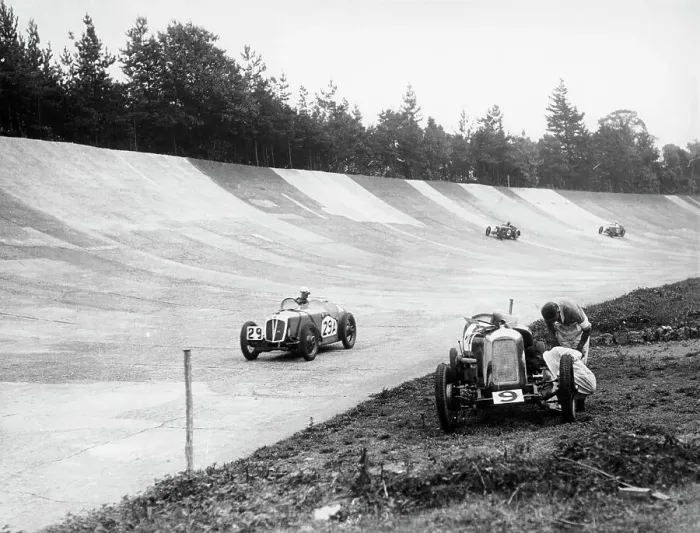 Framed Print : Motor racing action, Brooklands, Surrey, c1920-c1939 Framed Print : Motor racing action, Brooklands, Surrey, c1920-c1939